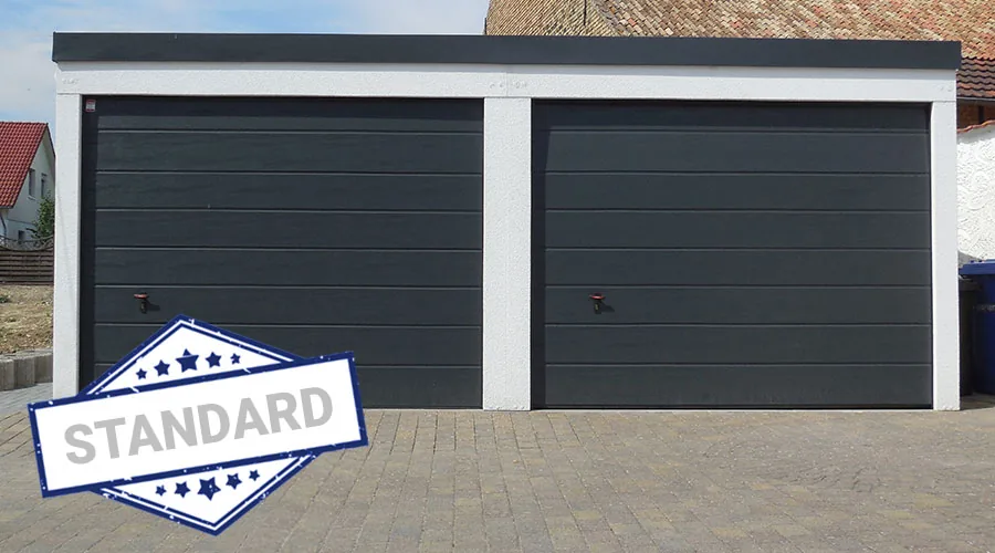 Doppelgarage STANDARD mit zwei anthrazitfarbenen Toren